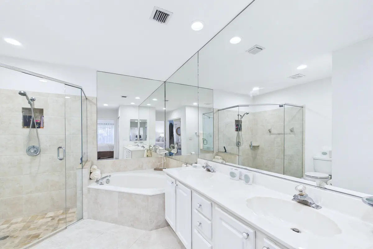 Master Bath at 412 Coral Cove Drive, North Palm Beach