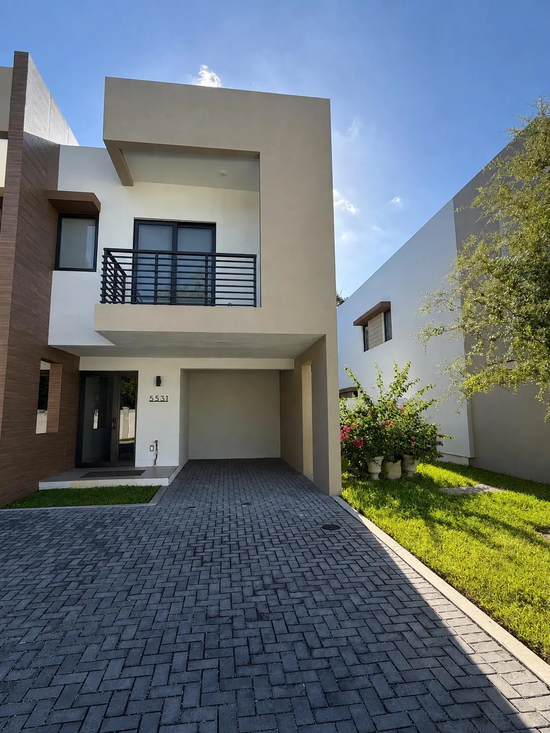 Front of Structure at 5531 W Oak Way, Fort Lauderdale