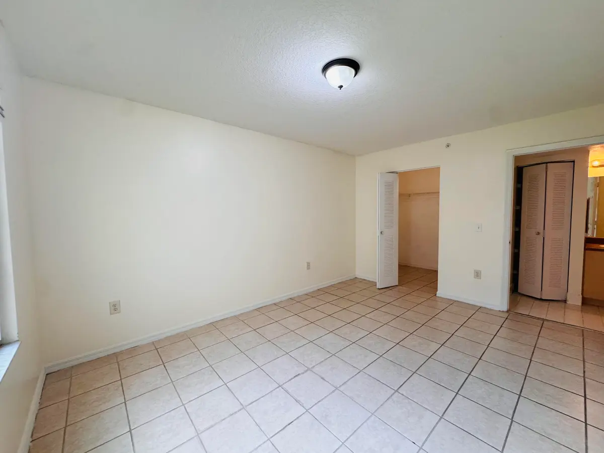 Foto 9-16-26, 3 15 20 pm at 4271 SAN MARINO Boulevard 103, West Palm Beach
