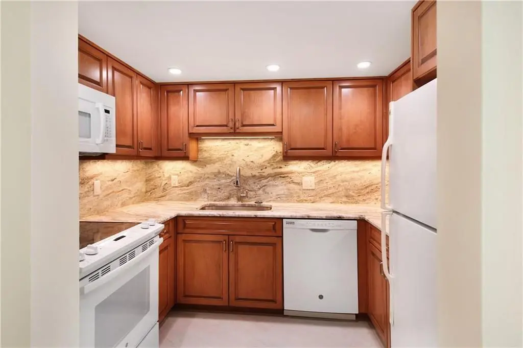 GetMedia (3) at 4620 Bougainvilla Drive 4, Lauderdale-By-The-Sea