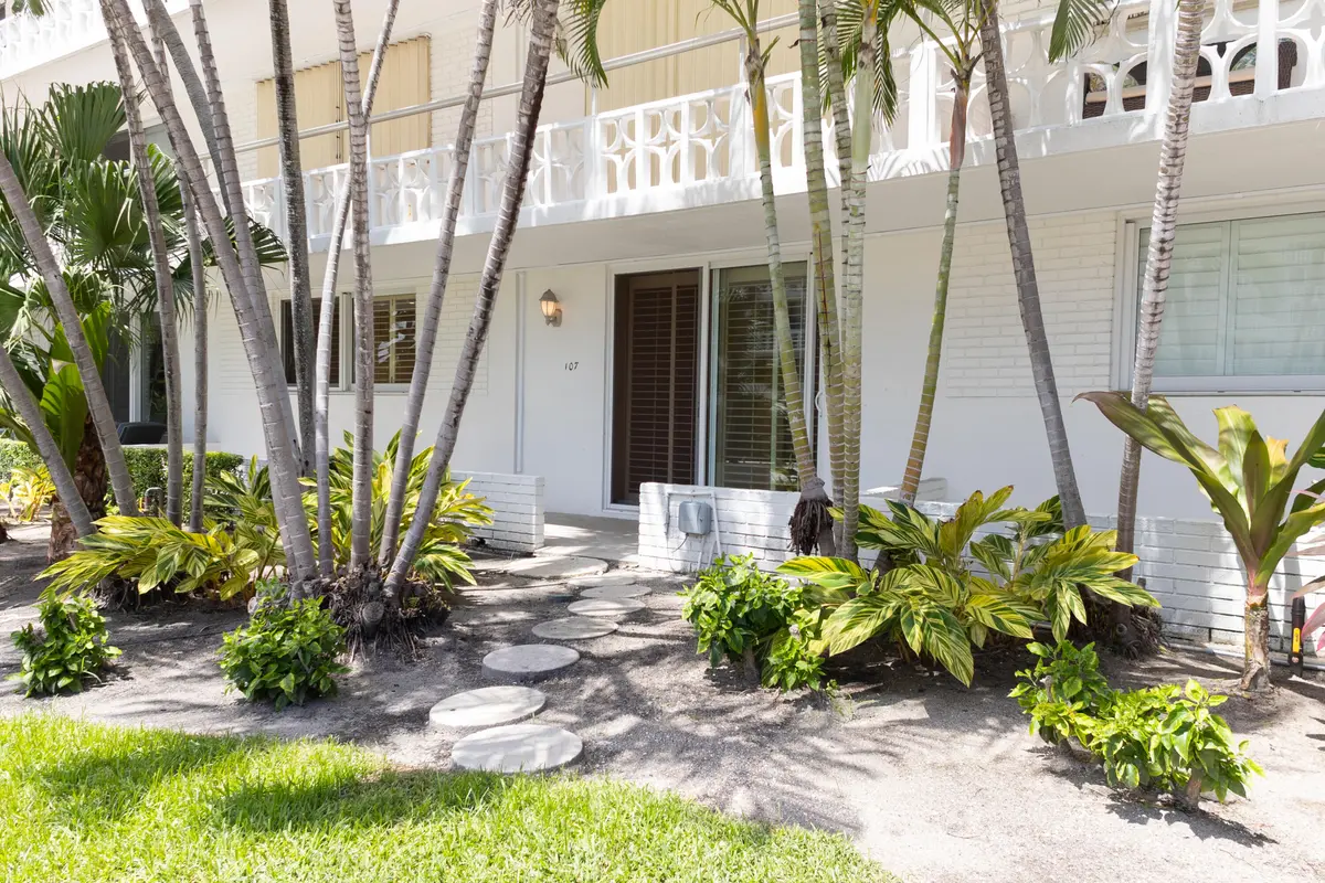 139 Sunrise Ave., 107 at 139 SUNRISE Avenue 107, Palm Beach