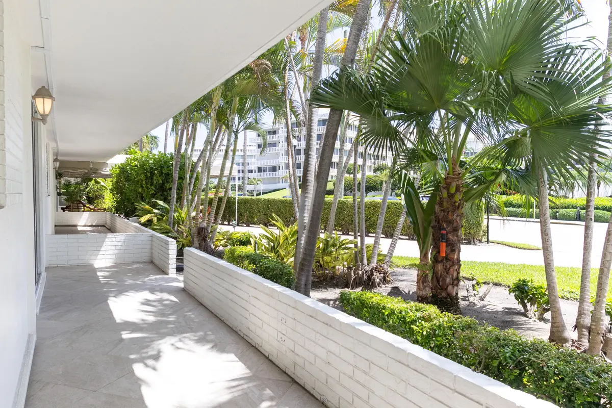 139 Sunrise Ave., 107 at 139 SUNRISE Avenue 107, Palm Beach