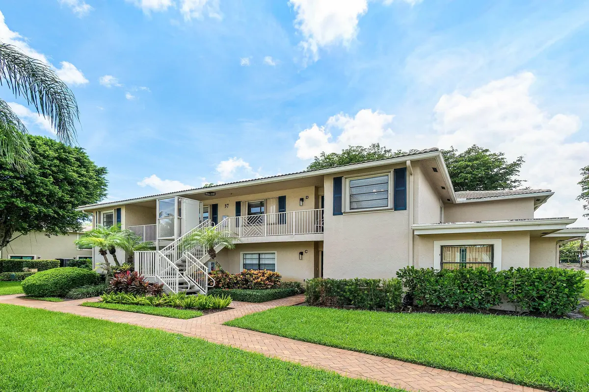 Front of Structure at 37 Stratford Lane D, Boynton Beach