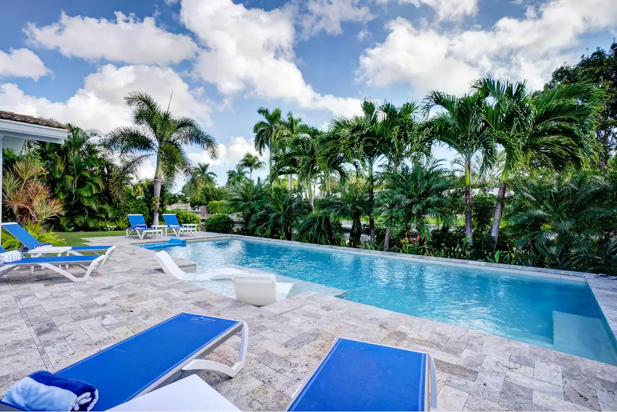 Canal House 5 at 3960 NE 16th Avenue, Oakland Park