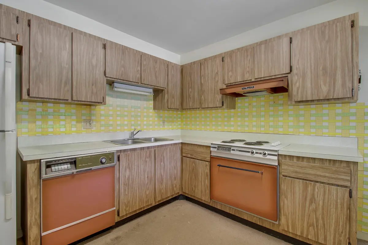 kitchen at 313 BALSAM Street, Palm Beach Gardens