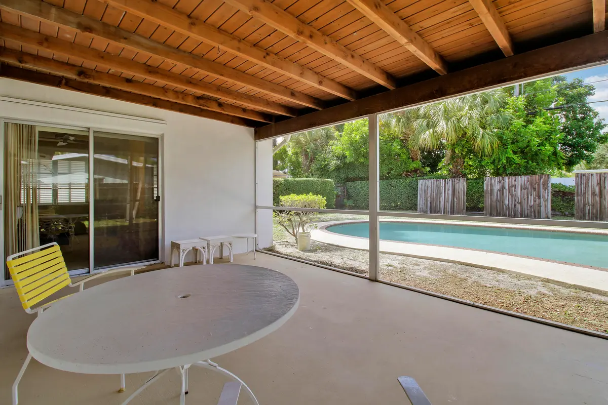 covered back patio at 313 BALSAM Street, Palm Beach Gardens