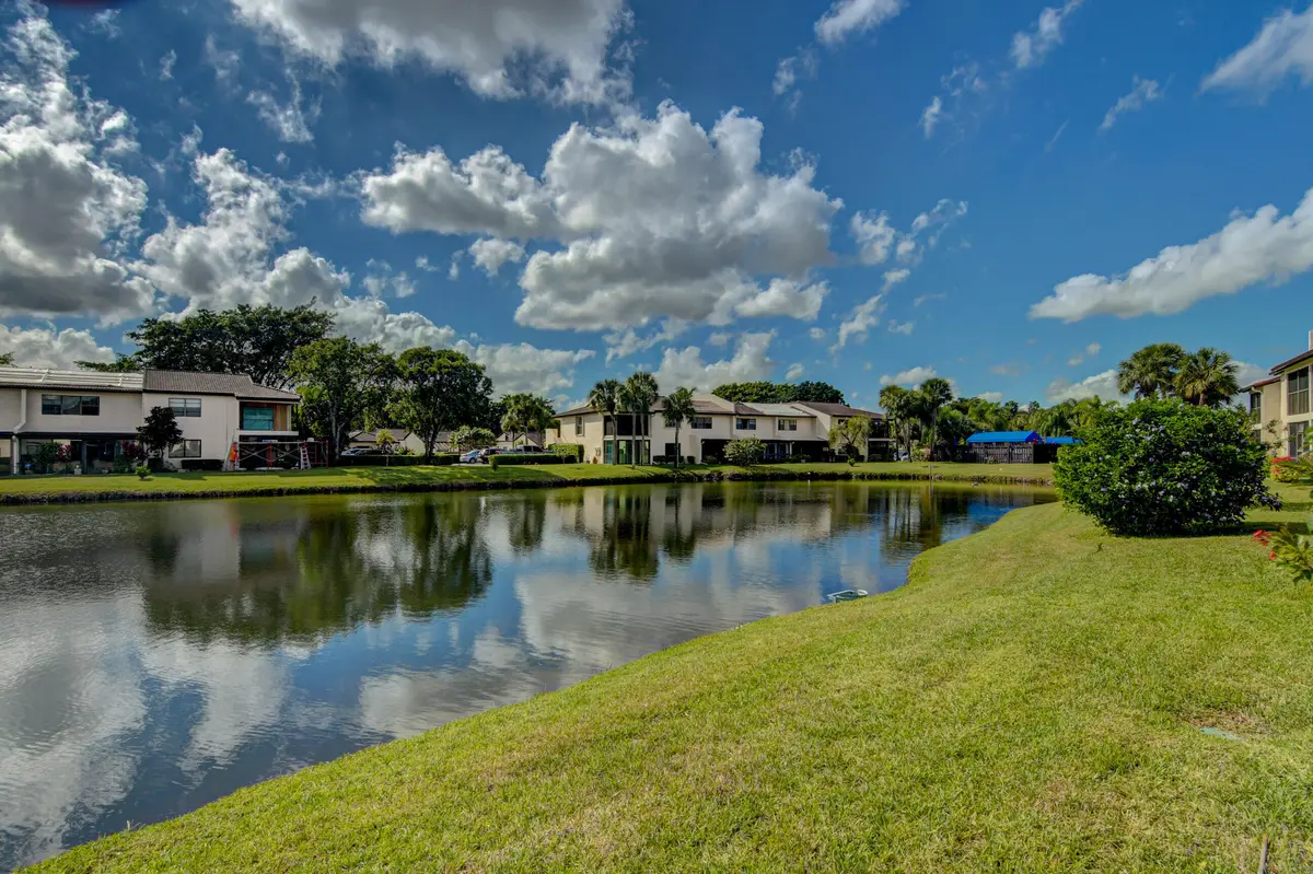 20241229194551201232000000-o at 7911 Eastlake Drive H, Boca Raton