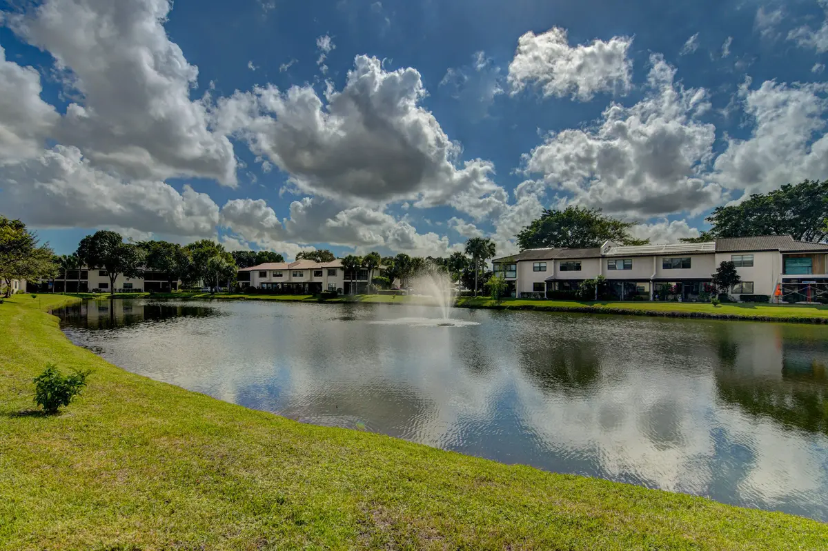 20241229194551388065000000-o at 7911 Eastlake Drive H, Boca Raton