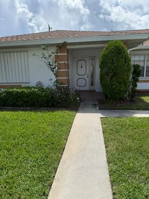 Front View at 1225 S Lakes End Drive A, Fort Pierce