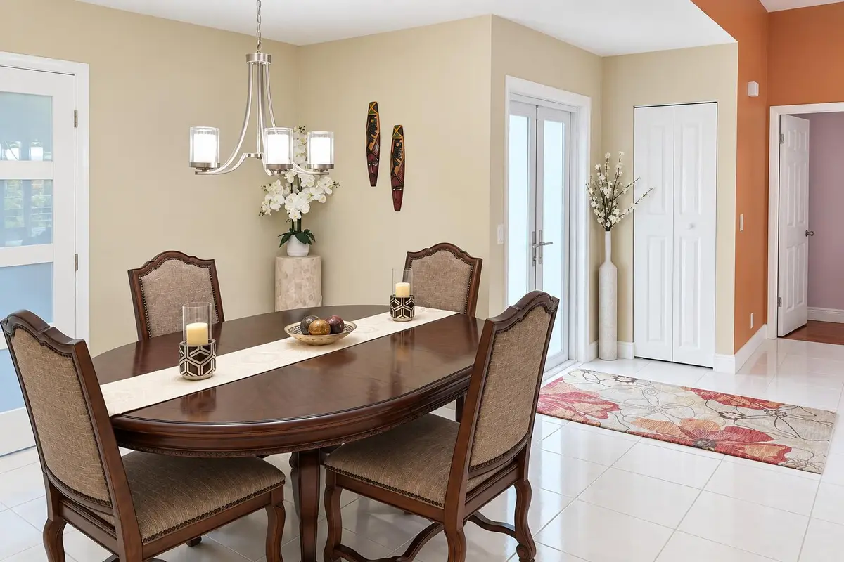8 Dining 2 at 7482 NW 48TH Place, Lauderhill
