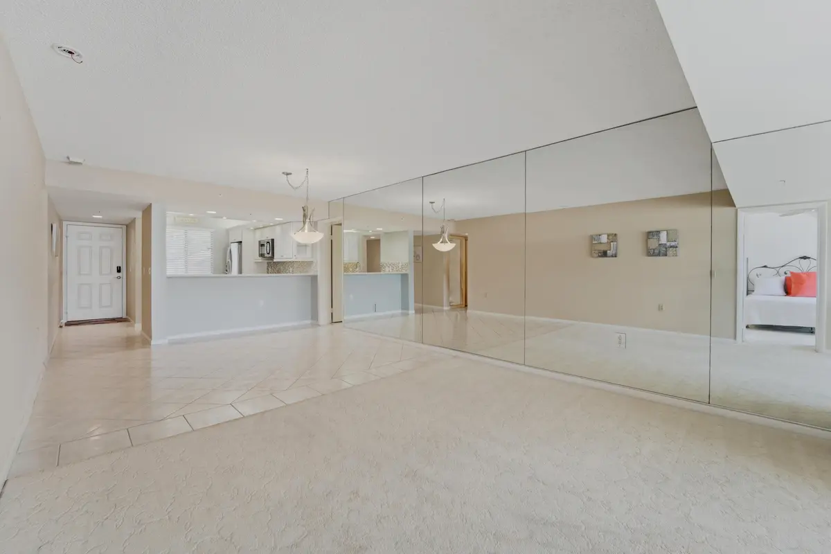 Dining-Living at 2601 MARINA ISLE Way 204, Jupiter