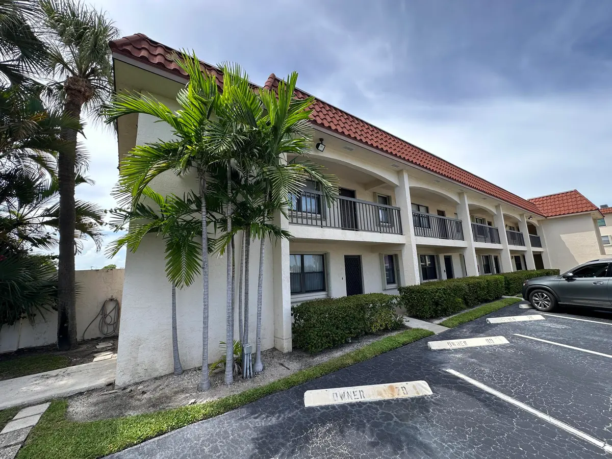 Building at 309 Lake Circle 202, North Palm Beach