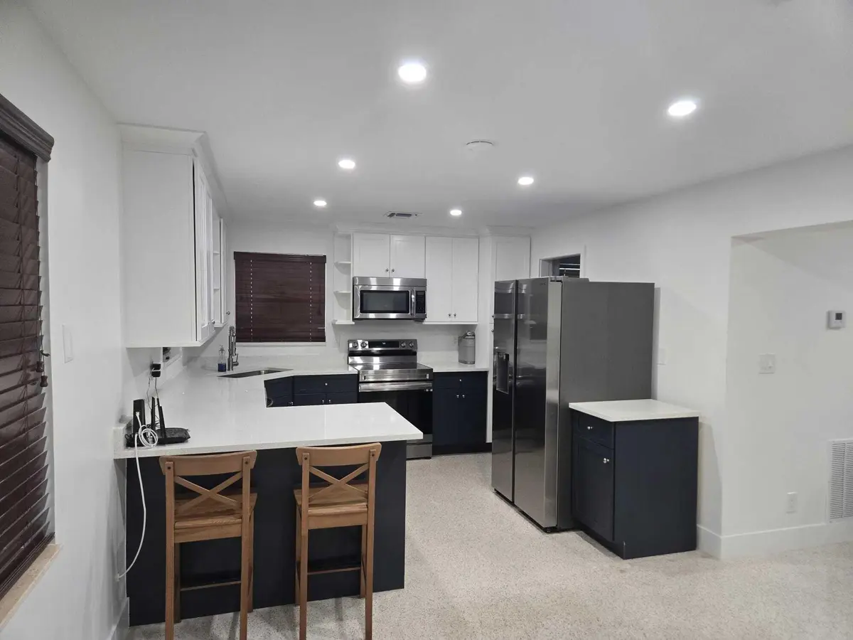 WhatsApp Image 2026-09-17 at 14.54.45 (1 at 1140 SW 32ND Street, Fort Lauderdale