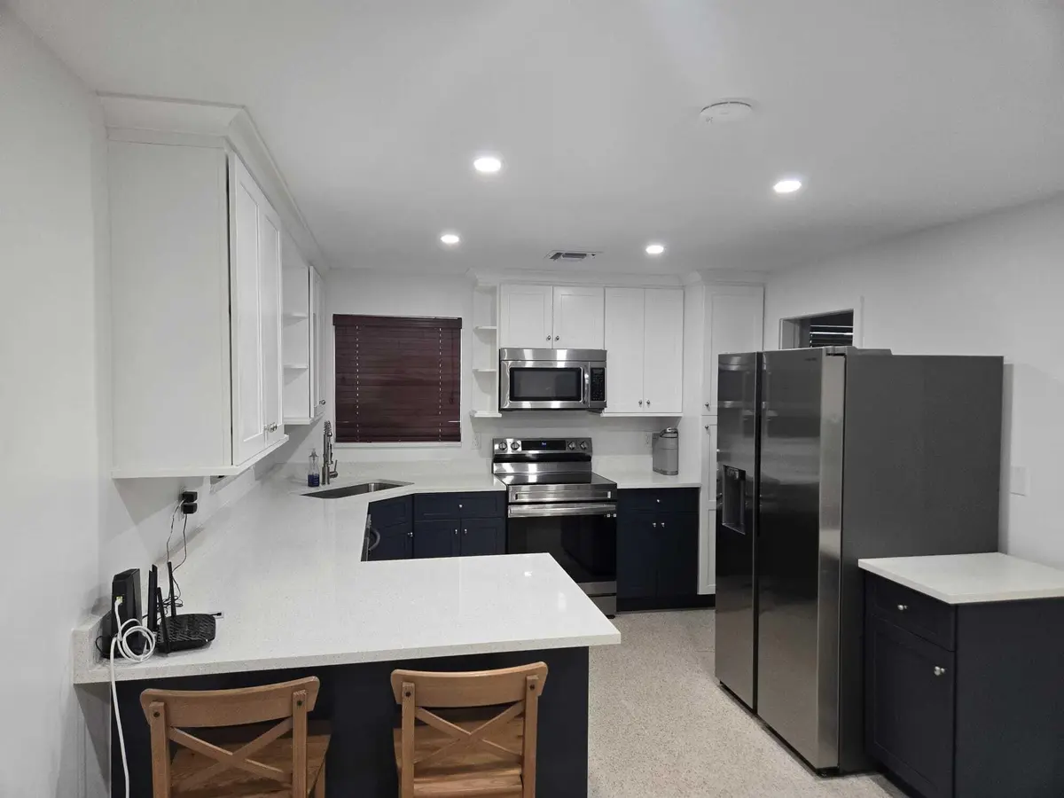 WhatsApp Image 2026-09-17 at 14.54.45 at 1140 SW 32ND Street, Fort Lauderdale