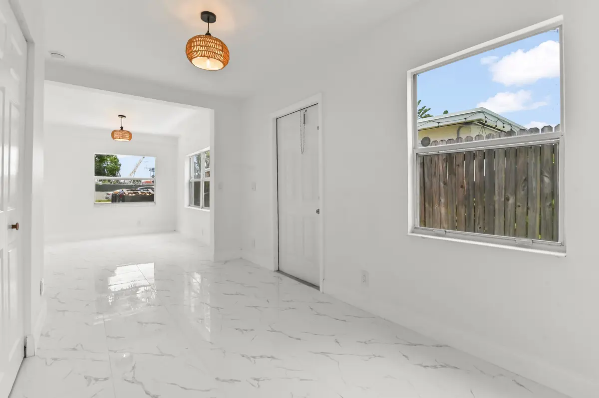 07 Living Room 03 at 515 Putnam Road, West Palm Beach