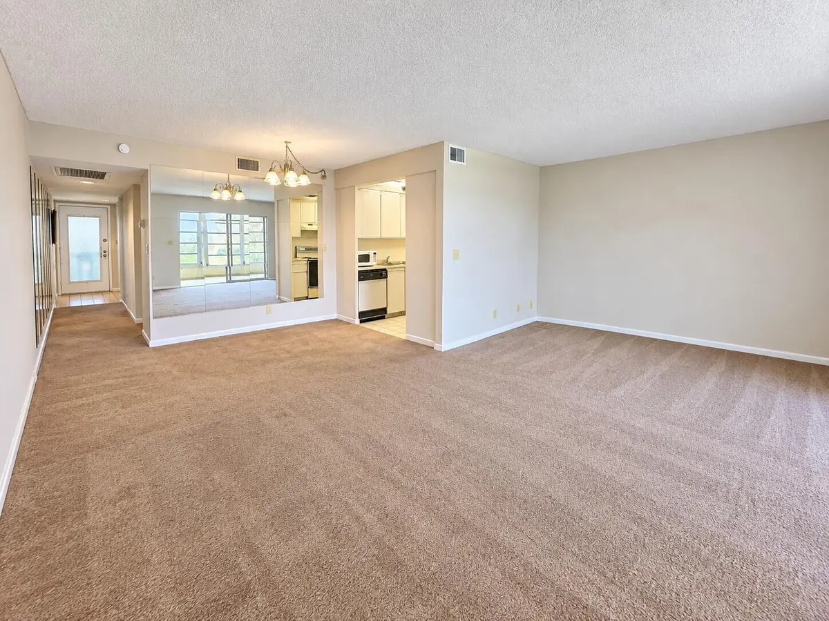 LR Hall at 3401 BIMINI Lane G4, Coconut Creek
