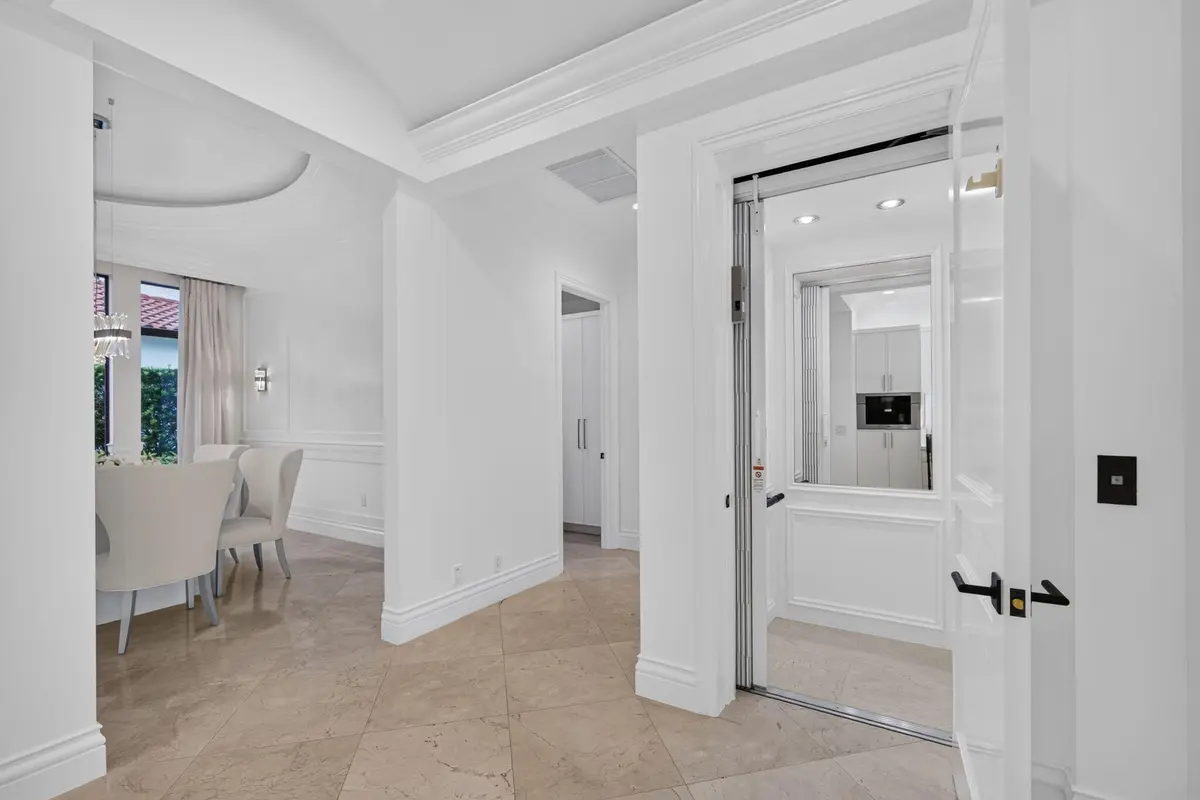Elevator at 213 Via Palacio, Palm Beach Gardens