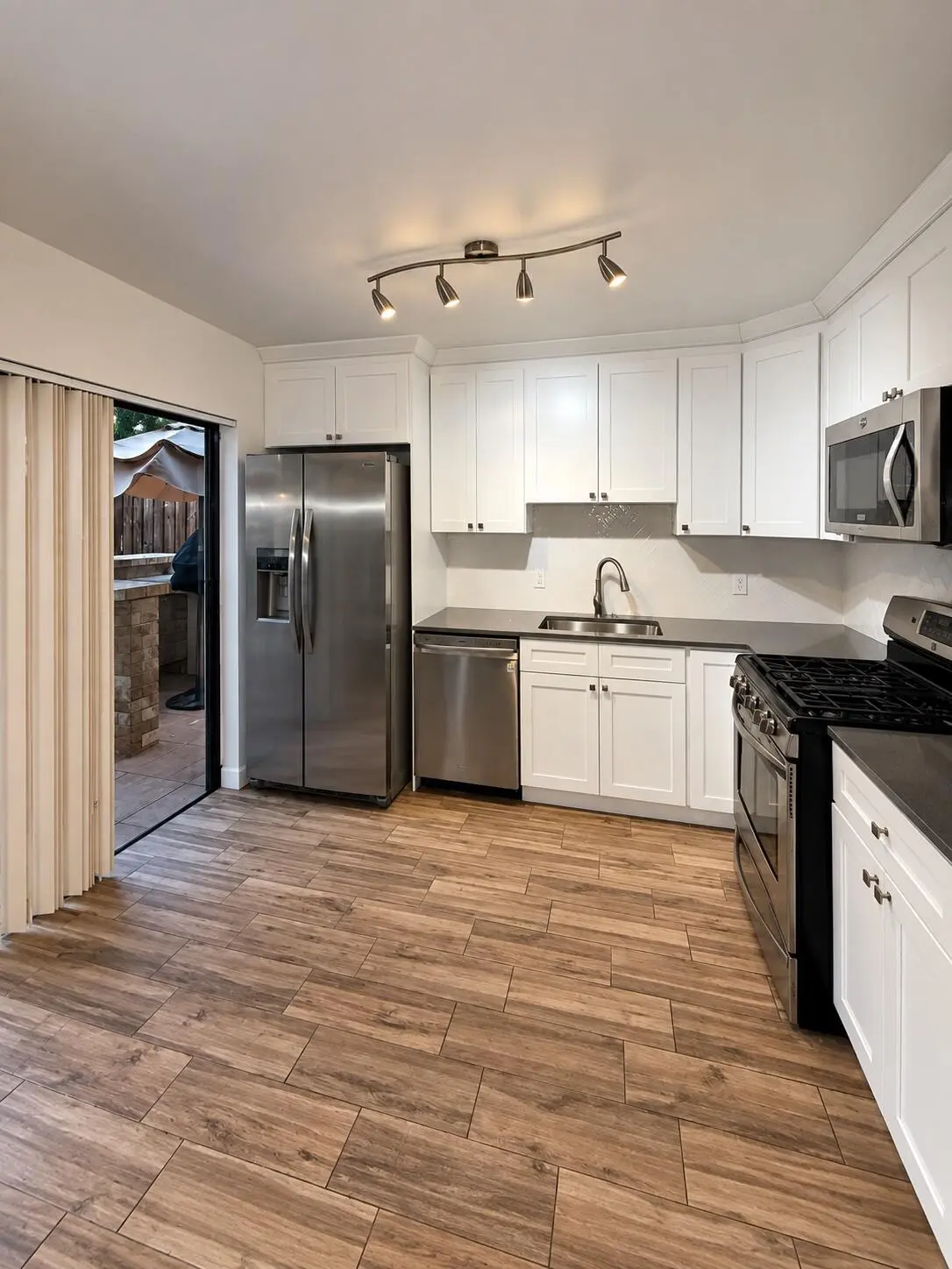 Kitchen 2 at 2003 20TH Lane, Palm Beach Gardens