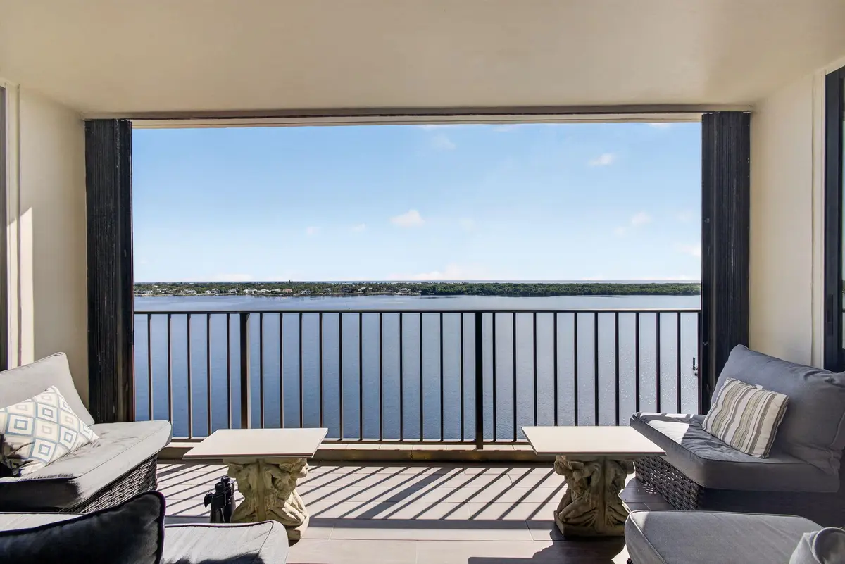 26-web-or-mls-5D1A6052 at 126 LAKESHORE Drive 1125, North Palm Beach