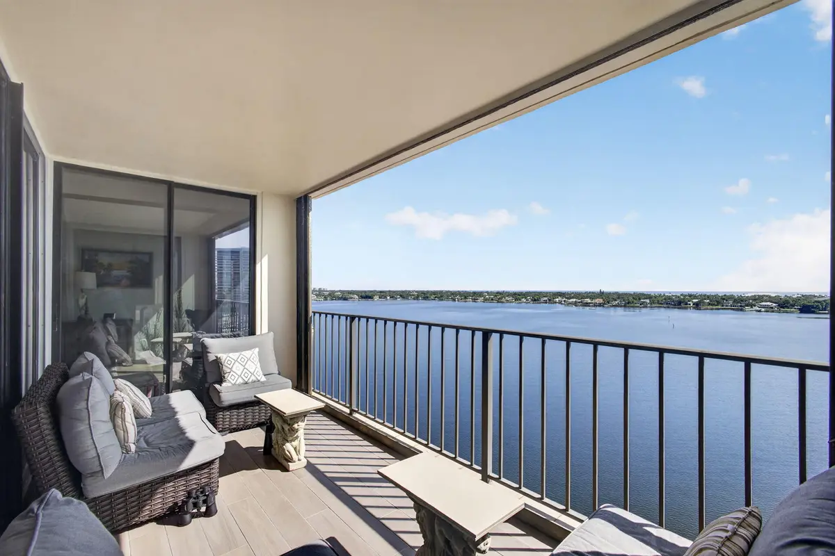 30-web-or-mls-5D1A6072 at 126 LAKESHORE Drive 1125, North Palm Beach