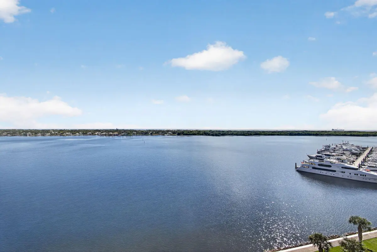 32-web-or-mls-5D1A6082 at 126 LAKESHORE Drive 1125, North Palm Beach