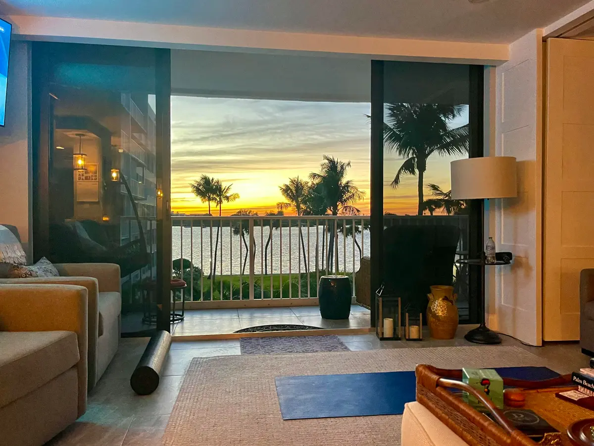 la palma 301 lrsunrise at 2860 S Ocean Boulevard 301, Palm Beach