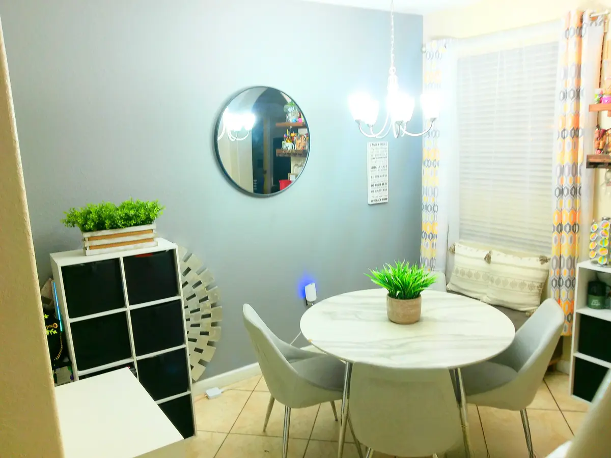 Dining at 17064 SW 33rd Court, Miramar