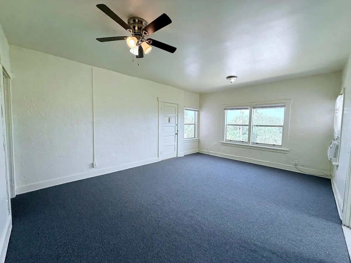 WhatsApp Image 2025-07-31 at 19.04.51 (2 at 2010 Broward Avenue 12, West Palm Beach