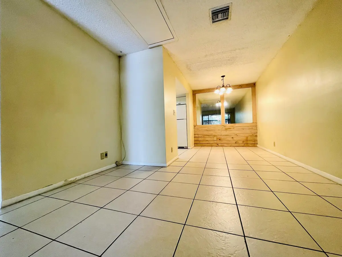 FA211DB3-8C3A-4A62-AF12-AF4F08B5F05C_1_2 at 3096 Collin Drive B, West Palm Beach