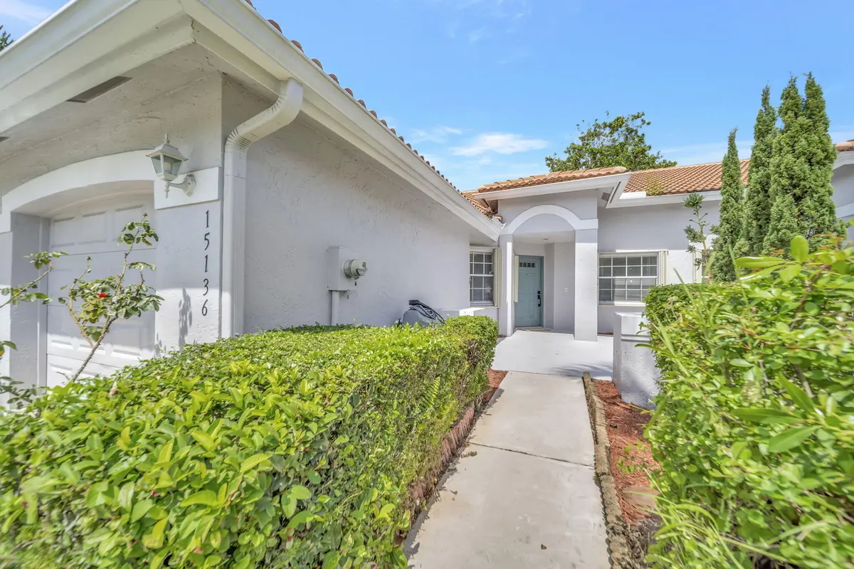 Attached 1 car garage at 15136 W TRANQUILITY LAKE Drive, Delray Beach