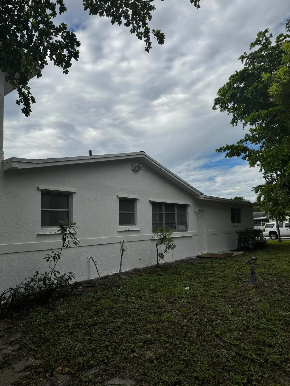 IMG_2022 at 2320 NW 30TH Way, Fort Lauderdale