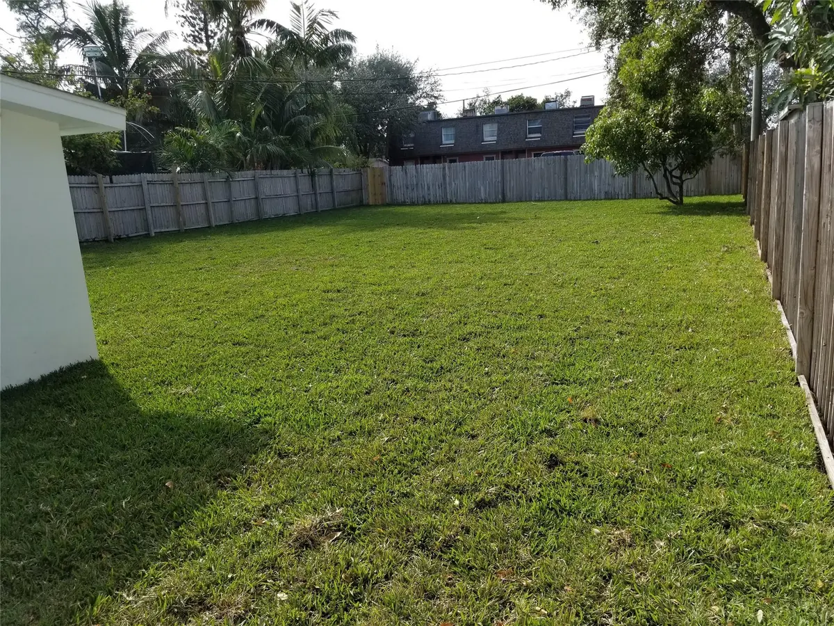 Yard at 4217 SW 61st Avenue, Davie