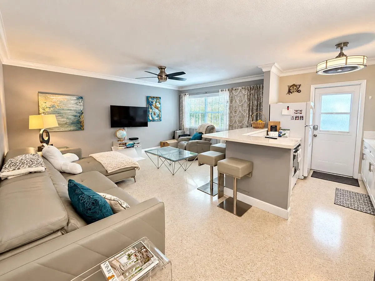 1ad6120a-7677-406d-b1c1-b5a2b1ebf3ec at 4541 N OCEAN Drive 9, Lauderdale-By-The-Sea