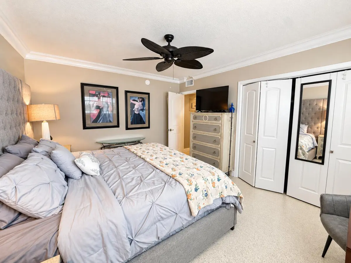 6fa73069-3bec-4d52-adfb-5eb8b76e7361 at 4541 N OCEAN Drive 9, Lauderdale-By-The-Sea