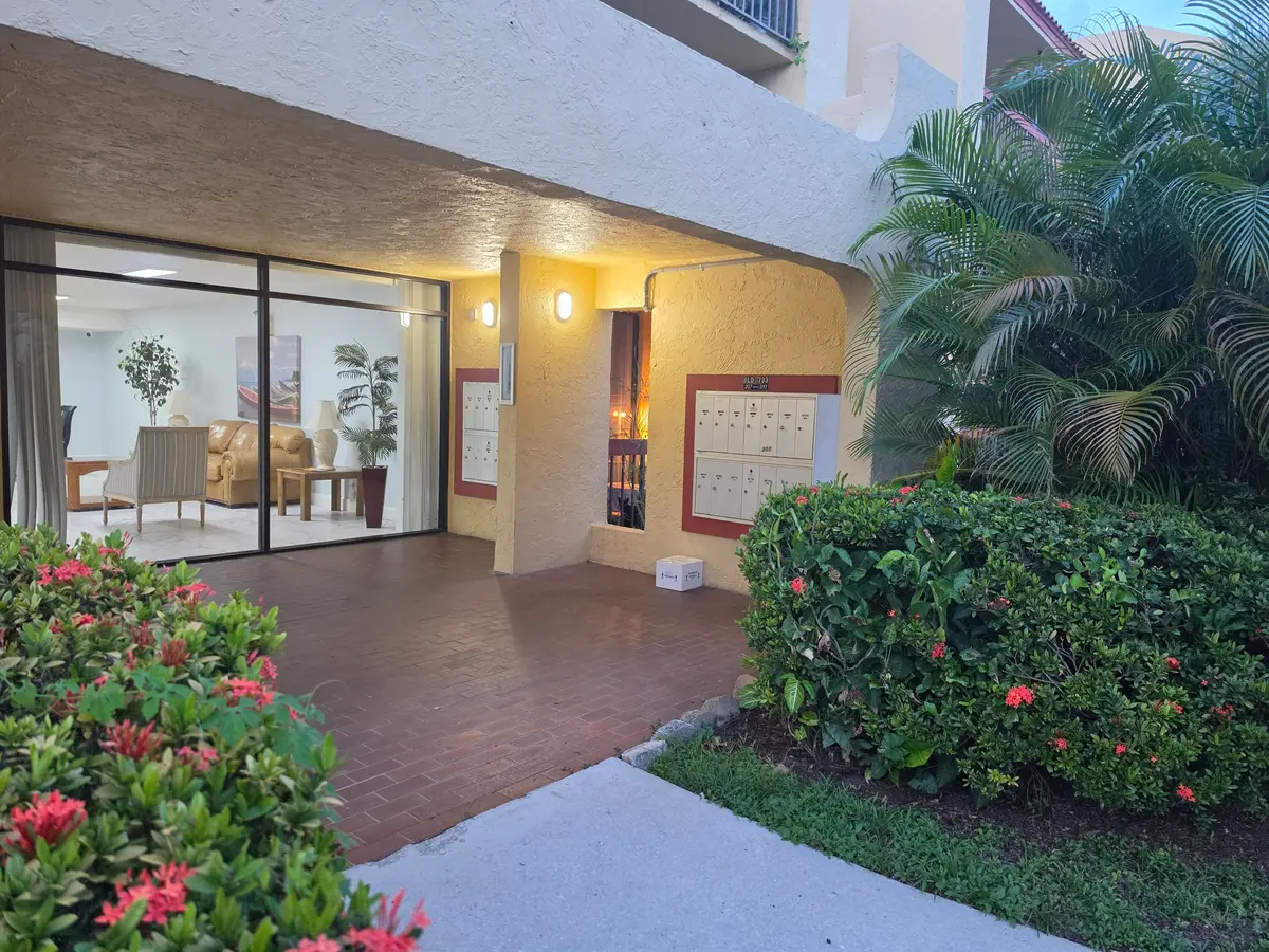 733 SE 1st Way 102, Deerfield Beach, FL – photo 3