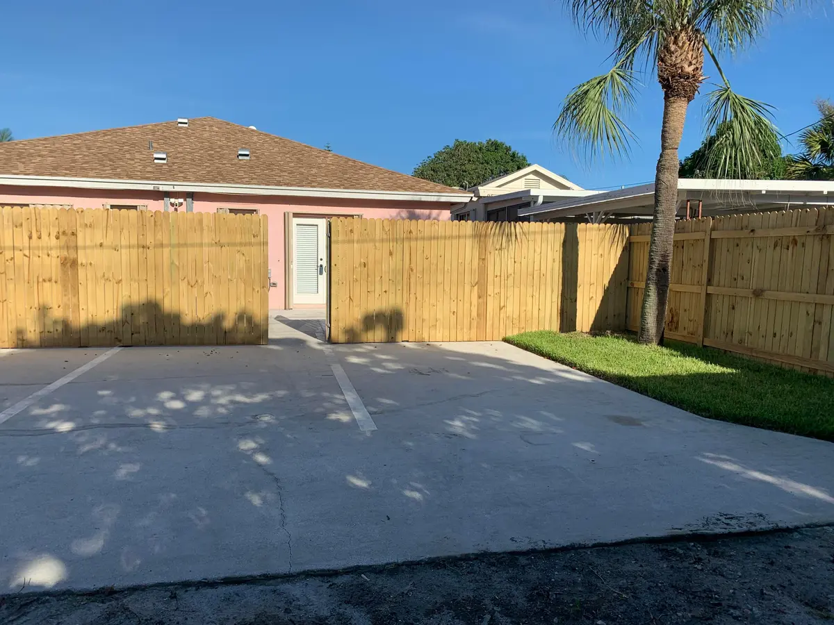 Rear off-street parking at 623 N L Street 1 (left Side), Lake Worth Beach