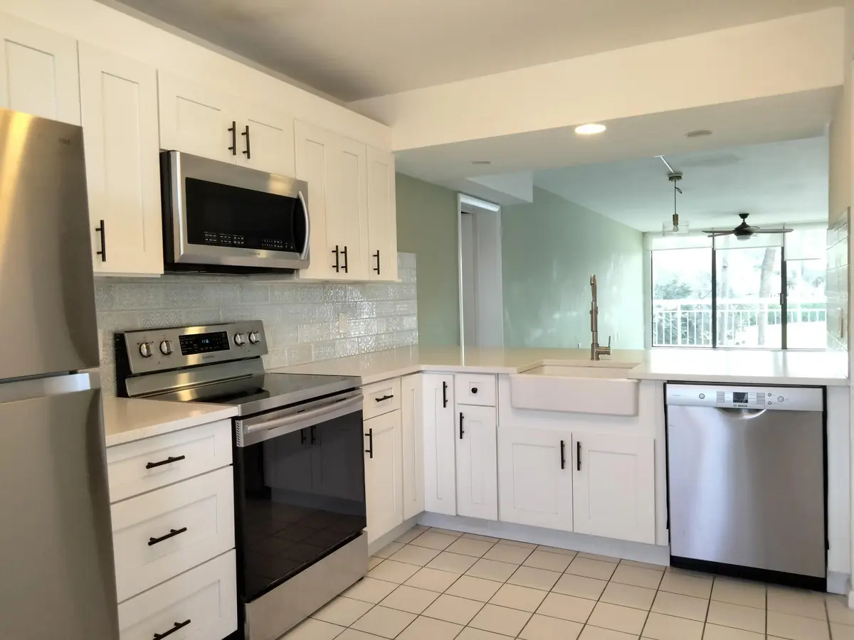 2401 Village Boulevard 202, West Palm Beach, FL – photo 7