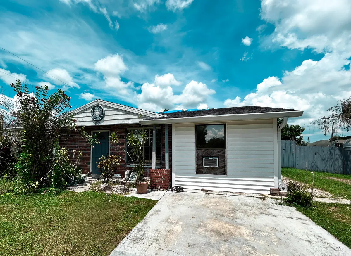 5-IMG_6694 at 201 NW Floresta Drive, Port St. Lucie