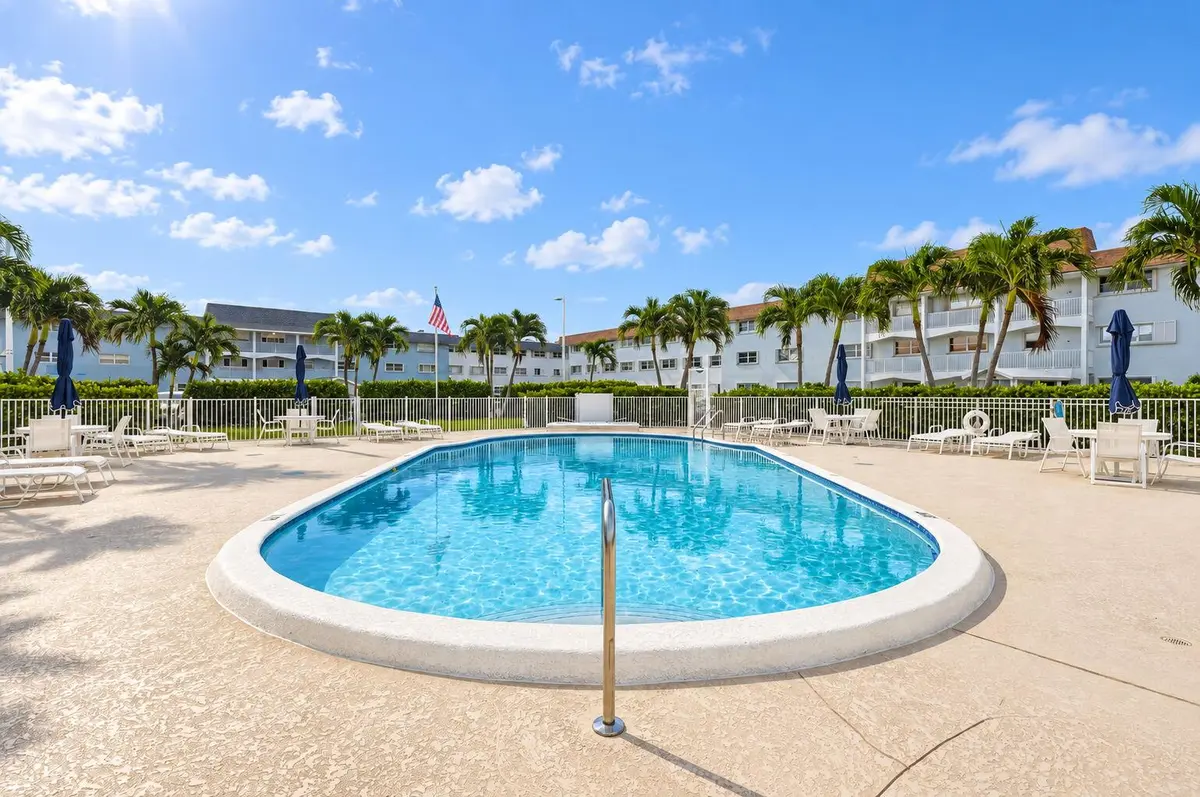 91-web-or-mls-BS1A9083 at 111 Shore Court 301, North Palm Beach