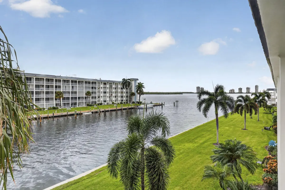 86-web-or-mls-BS1A9039 at 111 Shore Court 301, North Palm Beach
