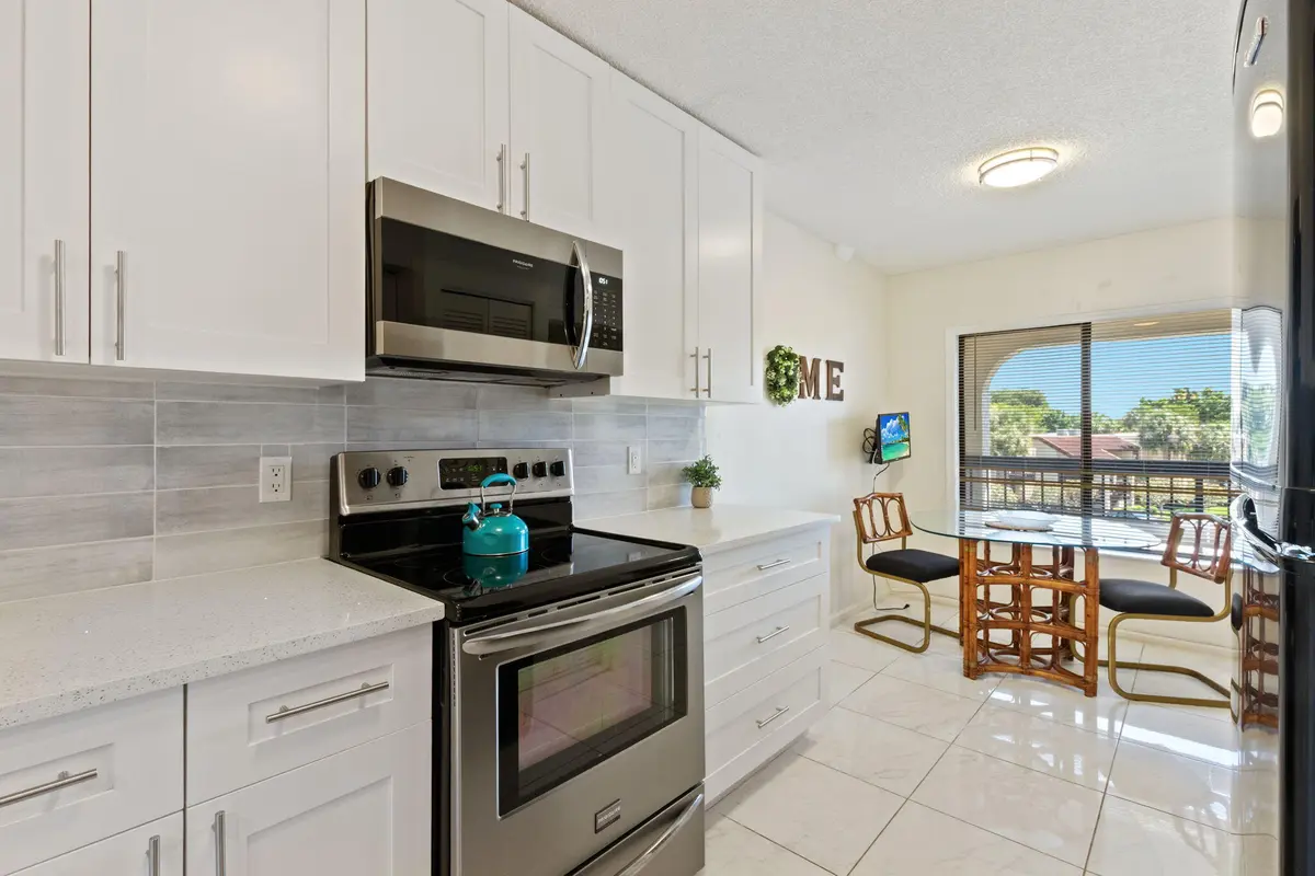 14-web-or-mls-5380-cedar-lake-dr-304 at 5380 CEDAR LAKE Drive 304, Boynton Beach