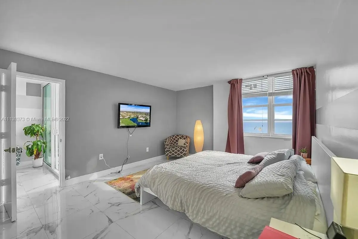 Photo 2 at 6450 COLLINS Avenue 704, Miami Beach