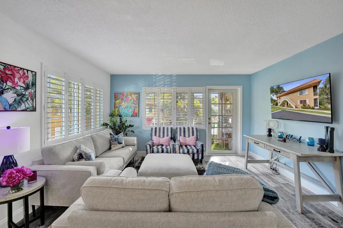 DSC07326 at 1930 NE 2ND Avenue 216L, Wilton Manors