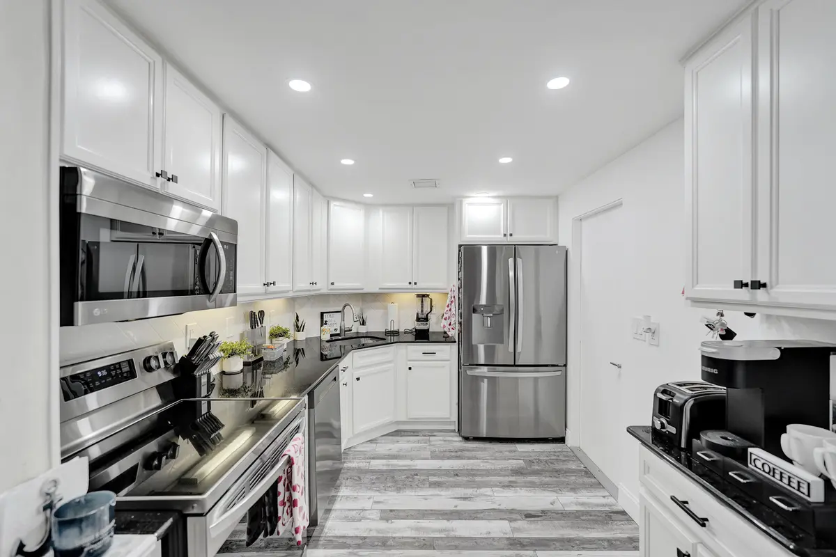 DSC07353 at 1930 NE 2ND Avenue 216L, Wilton Manors