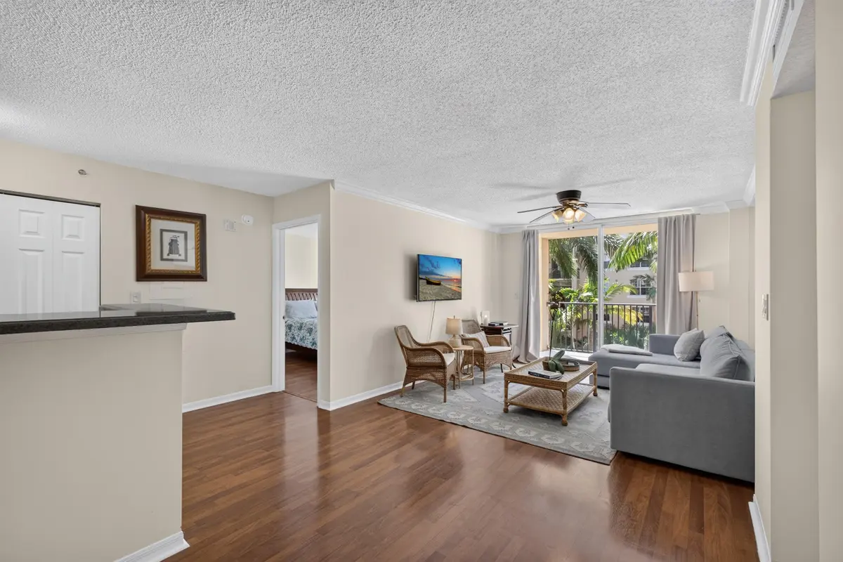 Living-1 at 1801 N FLAGLER Drive 429, West Palm Beach