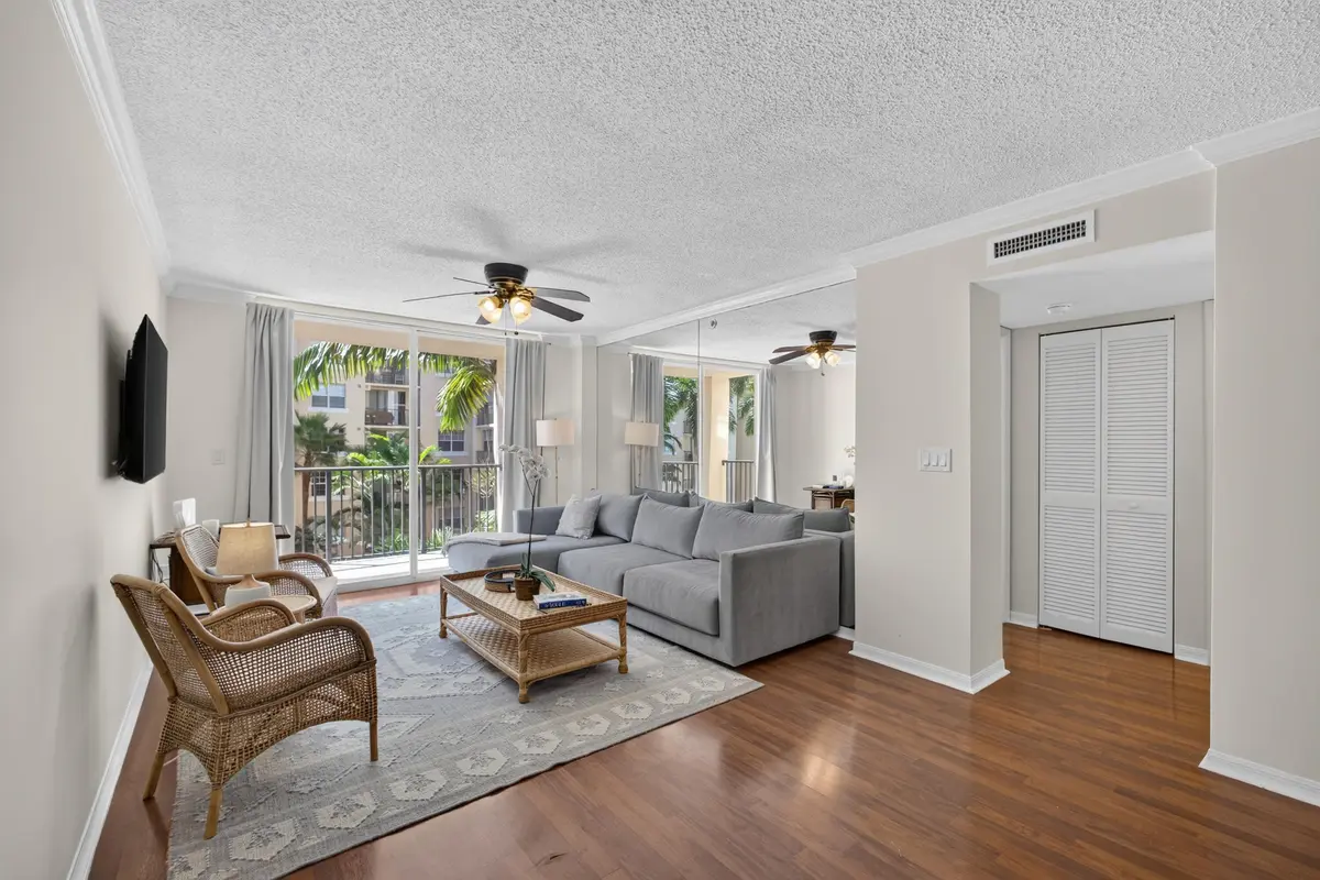Living-2 at 1801 N FLAGLER Drive 429, West Palm Beach