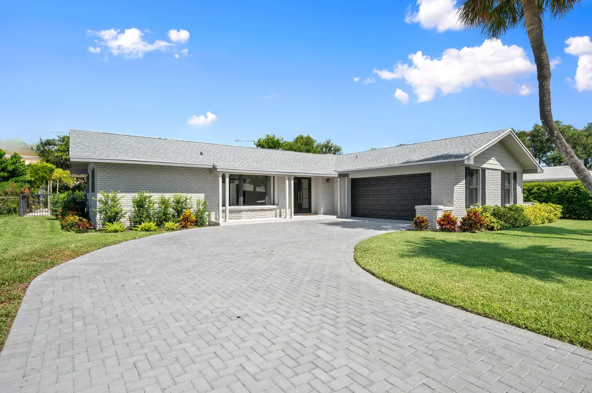 Front at 11569 Landing Place, North Palm Beach