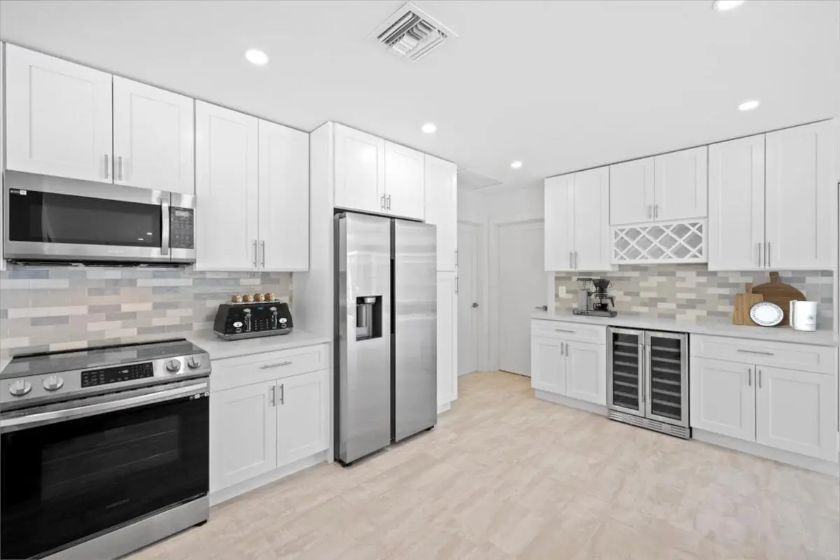 14-LUX0721 at 11569 Landing Place, North Palm Beach