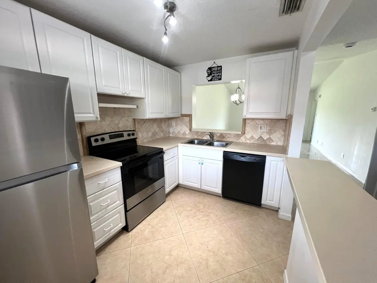 Kitchen at 9431 BOCA COVE Circle 1016, Boca Raton