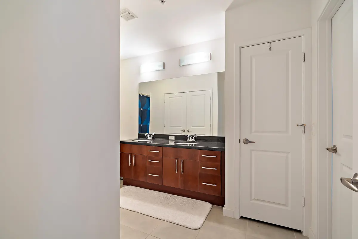 040-300SAustralianAve-WestPalmBeach-FL-f at 300 S Australian Avenue 811, West Palm Beach